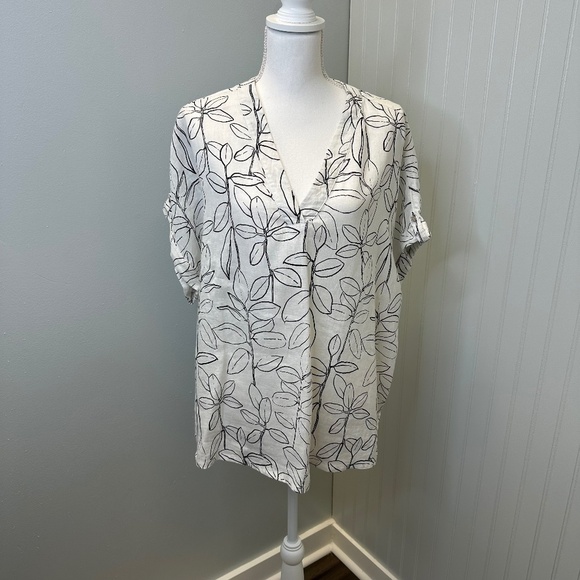 Cynthia Rowley White Floral 100% Linen v-neck Botton down size 1X - Picture 1 of 8